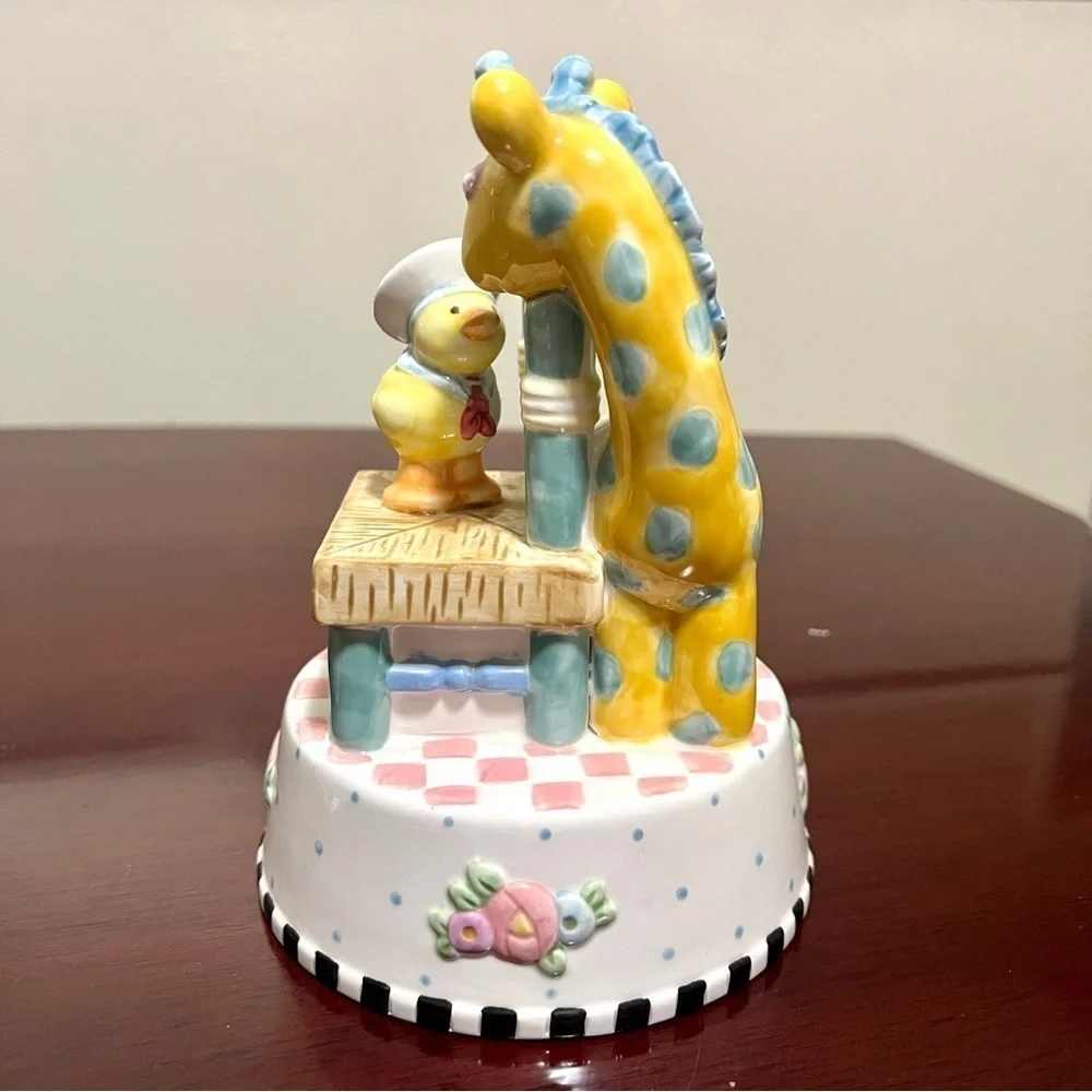 Michel and Co Y2K Vintage music box Hush Little Baby Giraffe Duck lullaby 7.5”